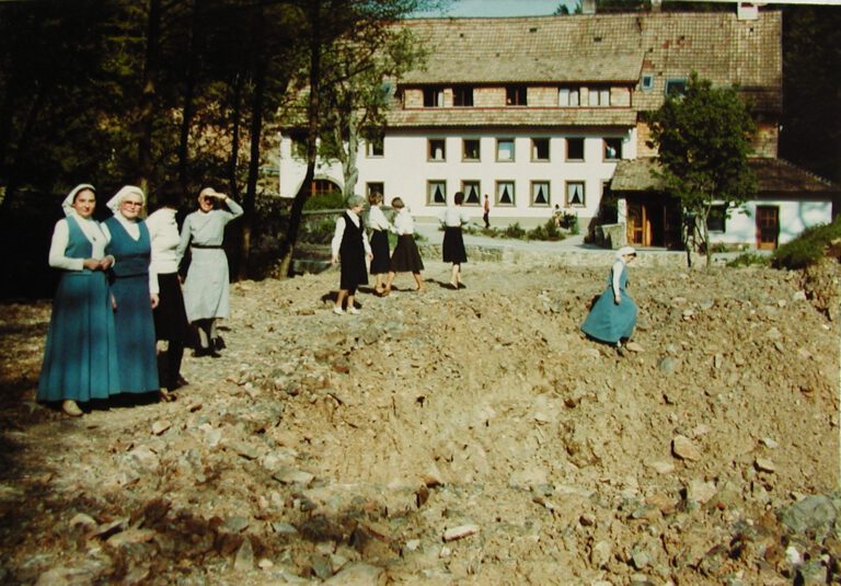 Vor dem Brüderhaus